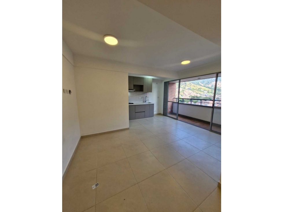 Apartamento venta itagui cerca al parque unidad Parqueadero y util