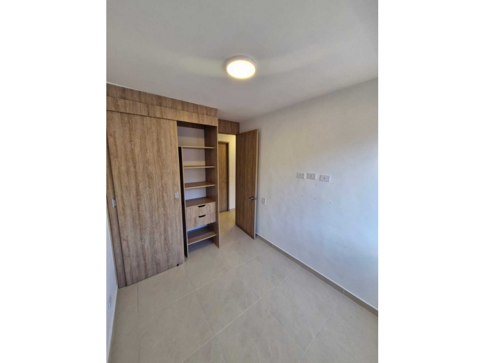 Apartamento venta itagui cerca al parque unidad Parqueadero y util — foto 6