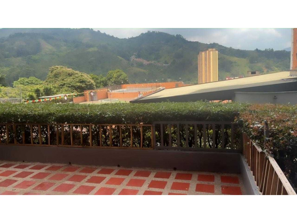 Apartamento venta itagui ditaires 1er piso con terraza y parqueadero