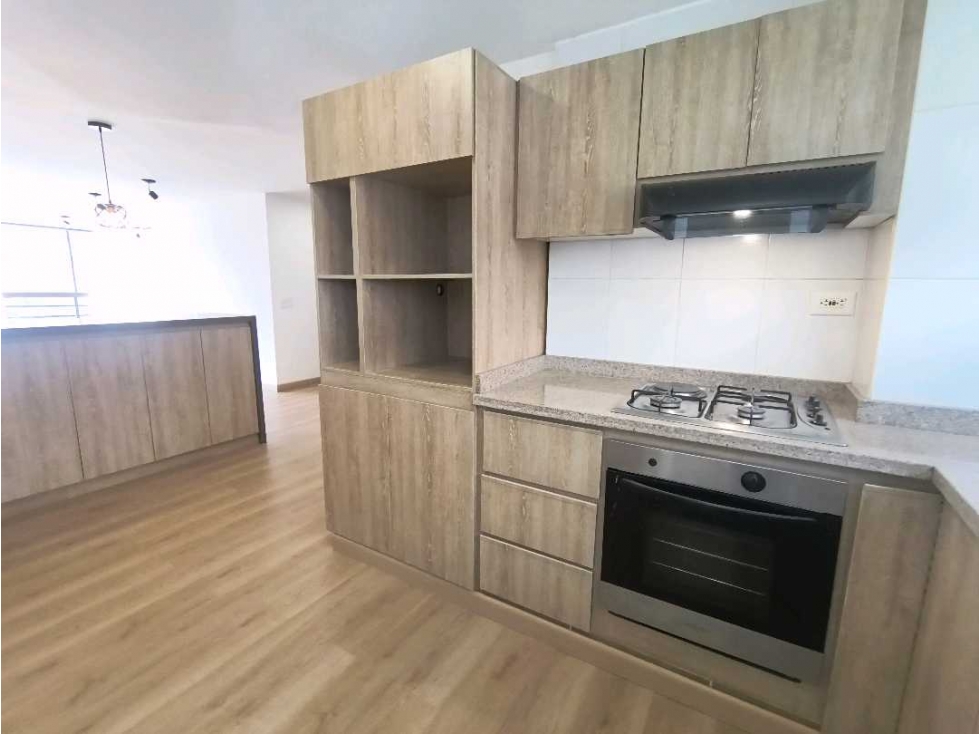 APARTAMENTO VENTA VISTA MONTAÑAS BARRIO LA CASTELLANA — foto 2