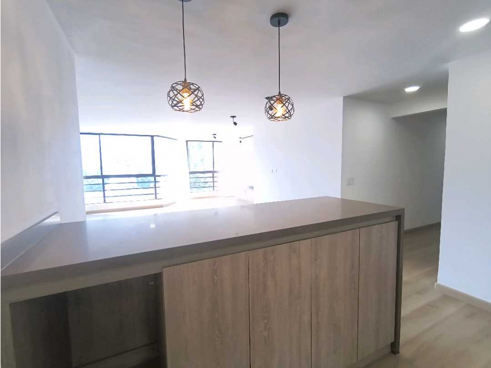 APARTAMENTO VENTA VISTA MONTAÑAS BARRIO LA CASTELLANA — foto 4
