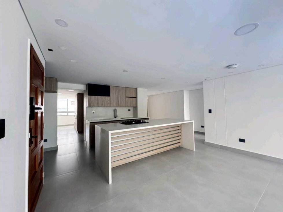 APARTAMENTO VENTA / LAURELES / REMODELADO
