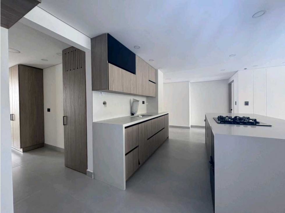 APARTAMENTO VENTA / LAURELES / REMODELADO — foto 3