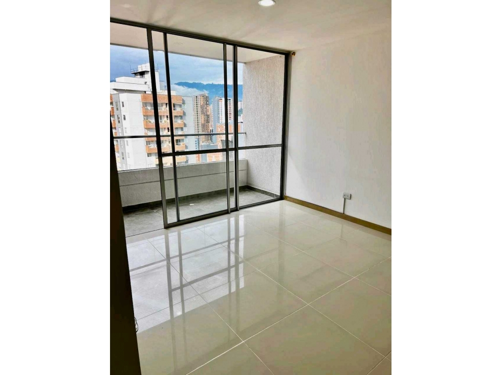 Apartamento venta sabaneta zona plana cerca estacion del metro y vista — foto 2