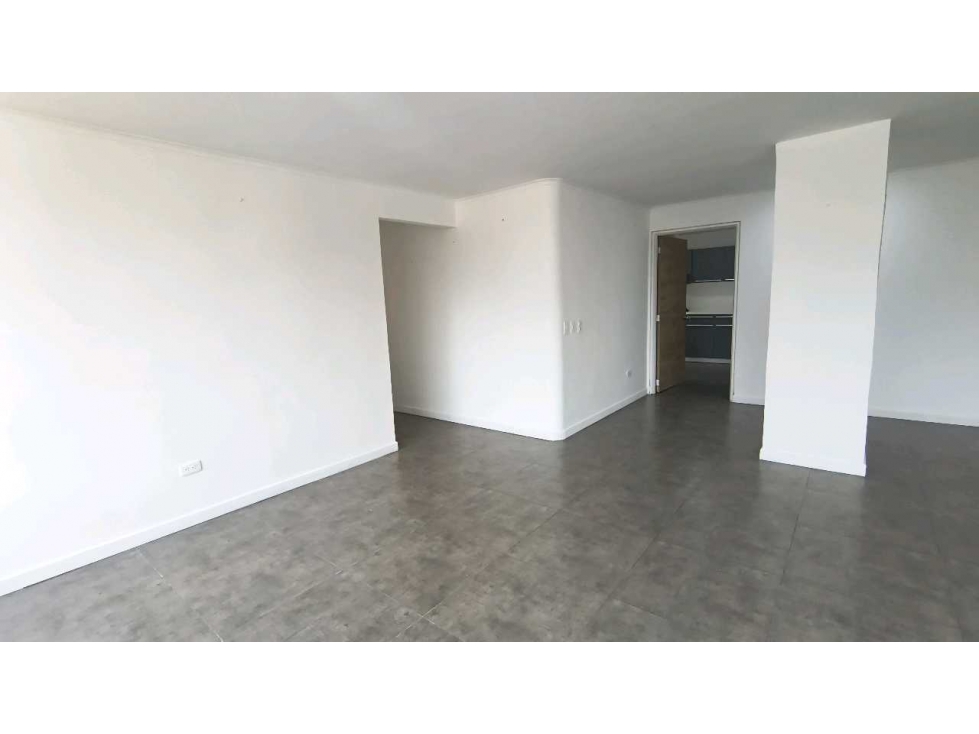 Apartamento Venta sector La Castellana Remodelado 4 piso con Ascensor — foto 6