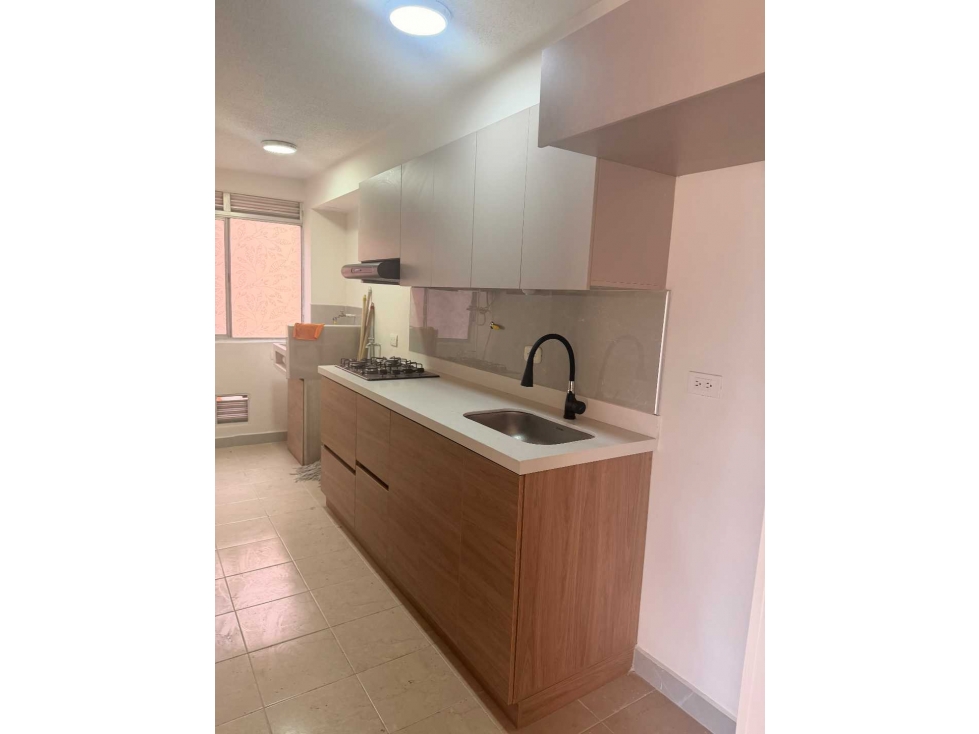 Apartamento venta suramerica cerca estacion y mall parqueadero/util — foto 4