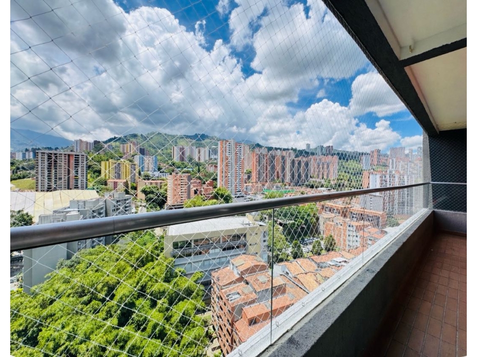 APARTAMENTO VENTA ZONA PLANA SABANETA A PASOS DEL METRO 69m2