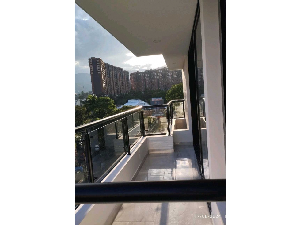 APARTAMENTO EN VENTA CALASANZ PARTE BAJA CON PARQUEADERO — foto 2