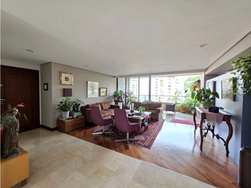 Apartamento para Alquiler en el Poblado, sector Las Santas