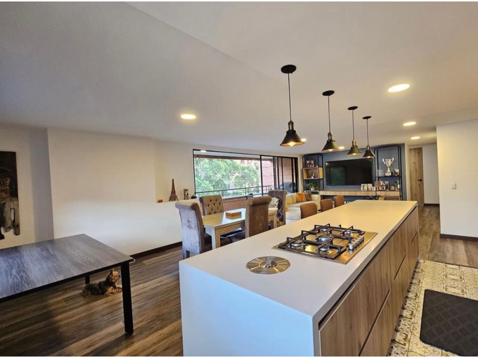 APRTAMENTO REMODELADO EN EL TESORO — foto 2