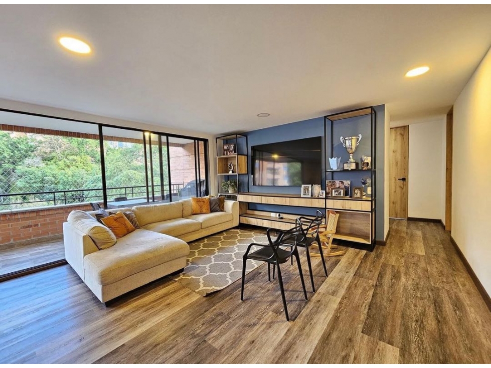 APRTAMENTO REMODELADO EN EL TESORO — foto 4