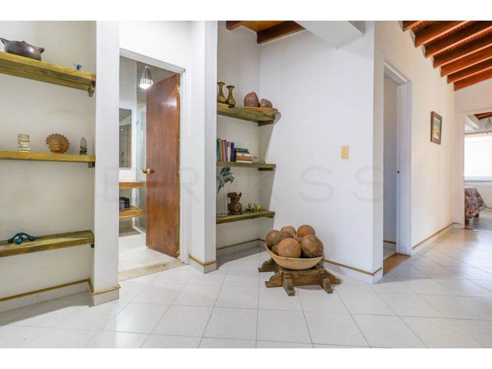 Vendo apartamento Laureles, 3 habitaciones y c.servicio