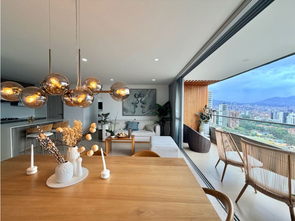 Apto Amob piso Alto | Sector Ceylan | 134Mts | 3 Hab | Balcón
