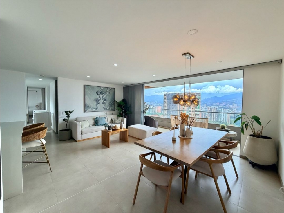 Apto Amob piso Alto | Sector Ceylan | 134Mts | 3 Hab | Balcón — foto 2