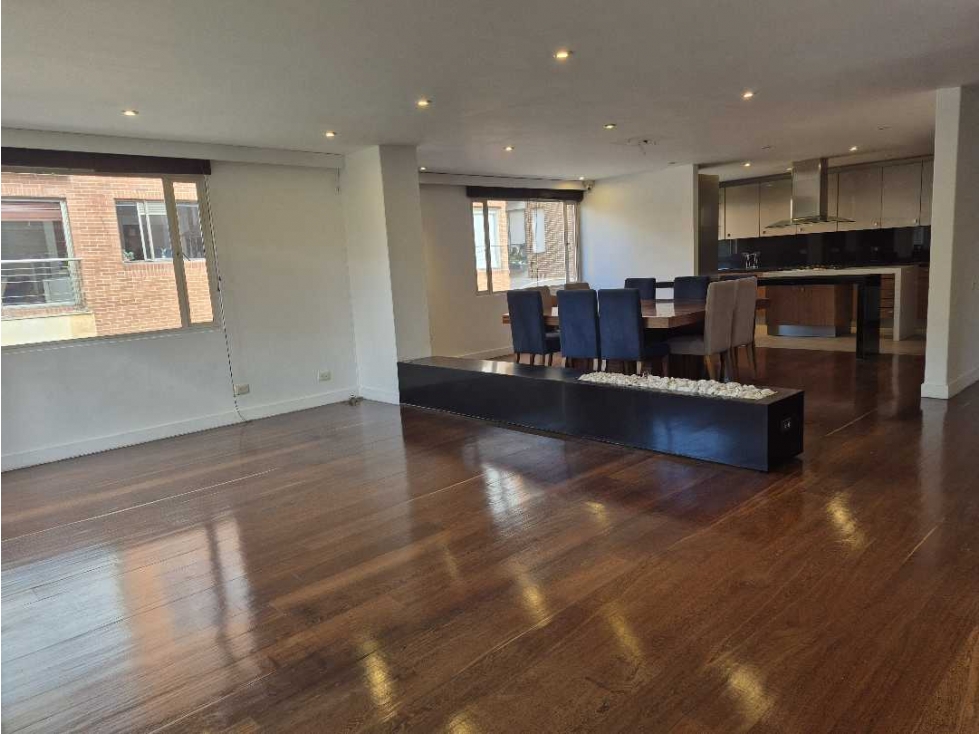Apto Arriendo Santa Barbara 330m2 más 60m2 de terraza — foto 2