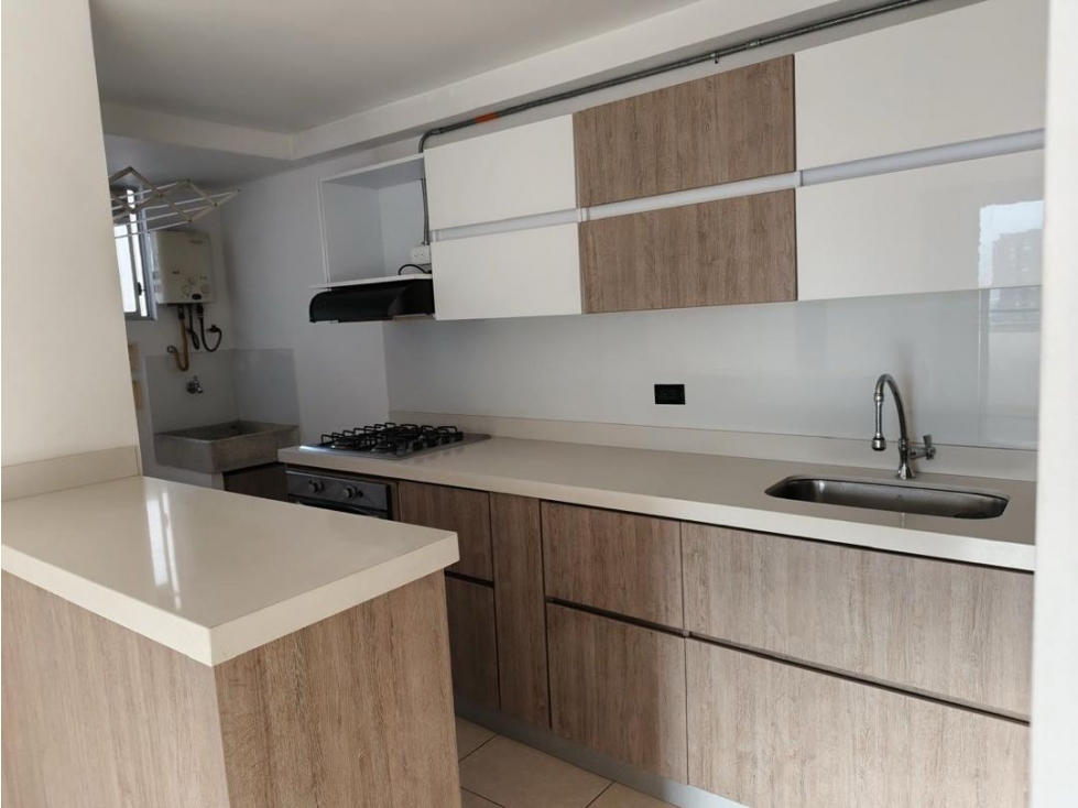 APTO COMERCIAL EN CIUDAD DEL RÍO — foto 4
