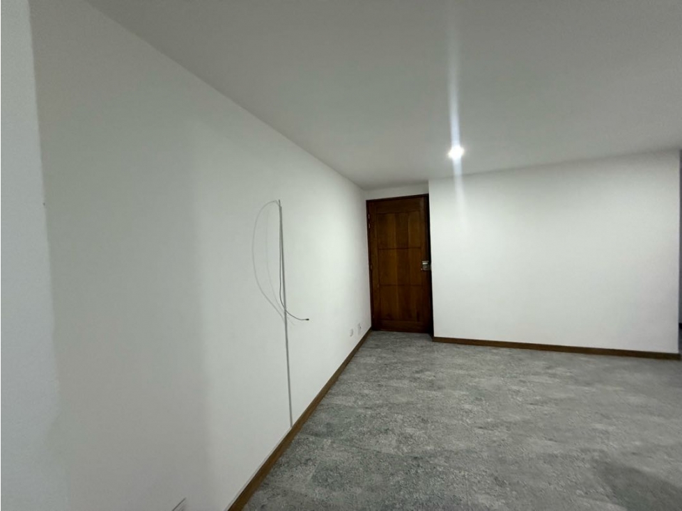Apto con ascensor y parqueadero privado — foto 3