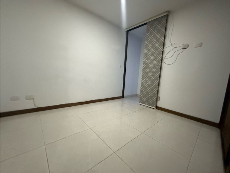 Apto con ascensor y parqueadero privado — foto 6