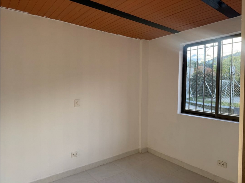 Apto con parqueadero privado — foto 5