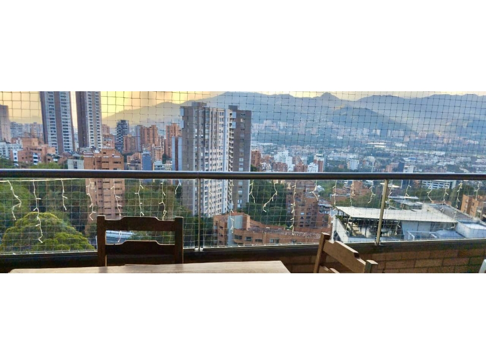 APARTAMENTO EN VENTA. POBLADO CON VISTA A MEDELLÍN