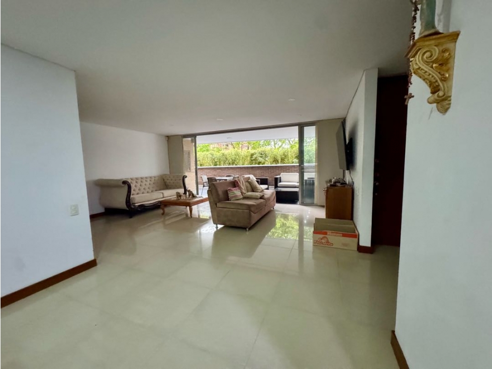 Apto de 199 mts² + 34 de terraza. Sector Loma Los Gonzalez, Poblado. — foto 3