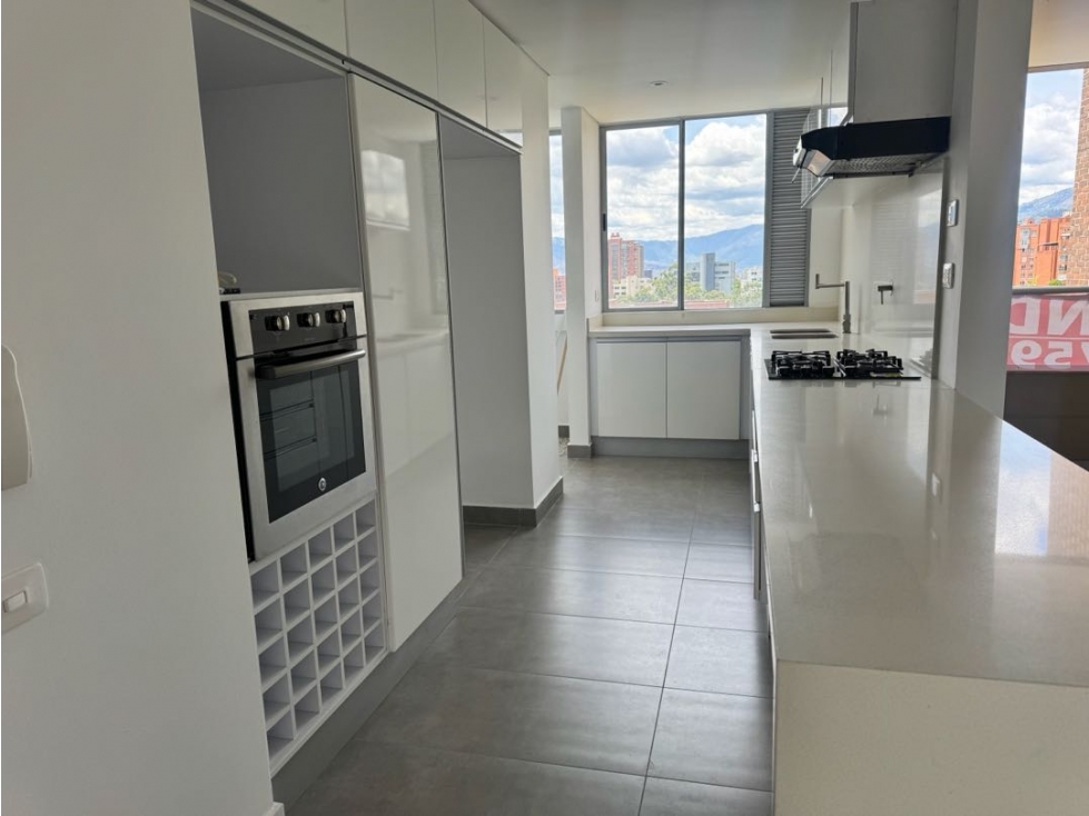 APTO DISPONIBLE EN ENVIGADO, BENEDICTINOS CON UNA VISTA ESPECTACULAR.. — foto 5
