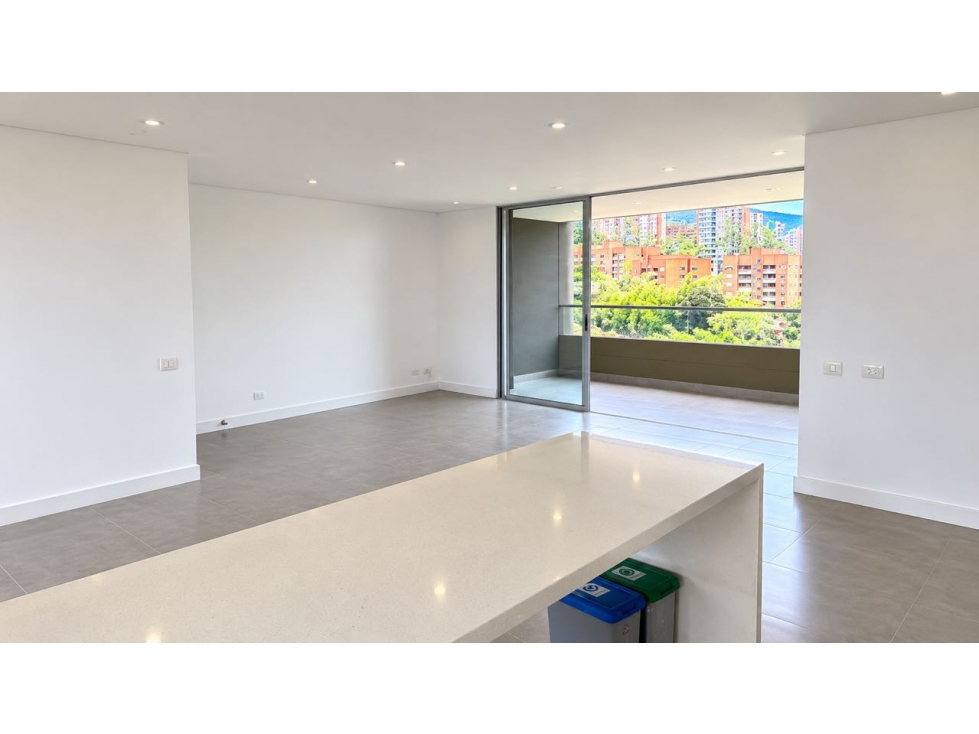 APTO DISPONIBLE EN ENVIGADO, BENEDICTINOS CON UNA VISTA ESPECTACULAR.. — foto 3