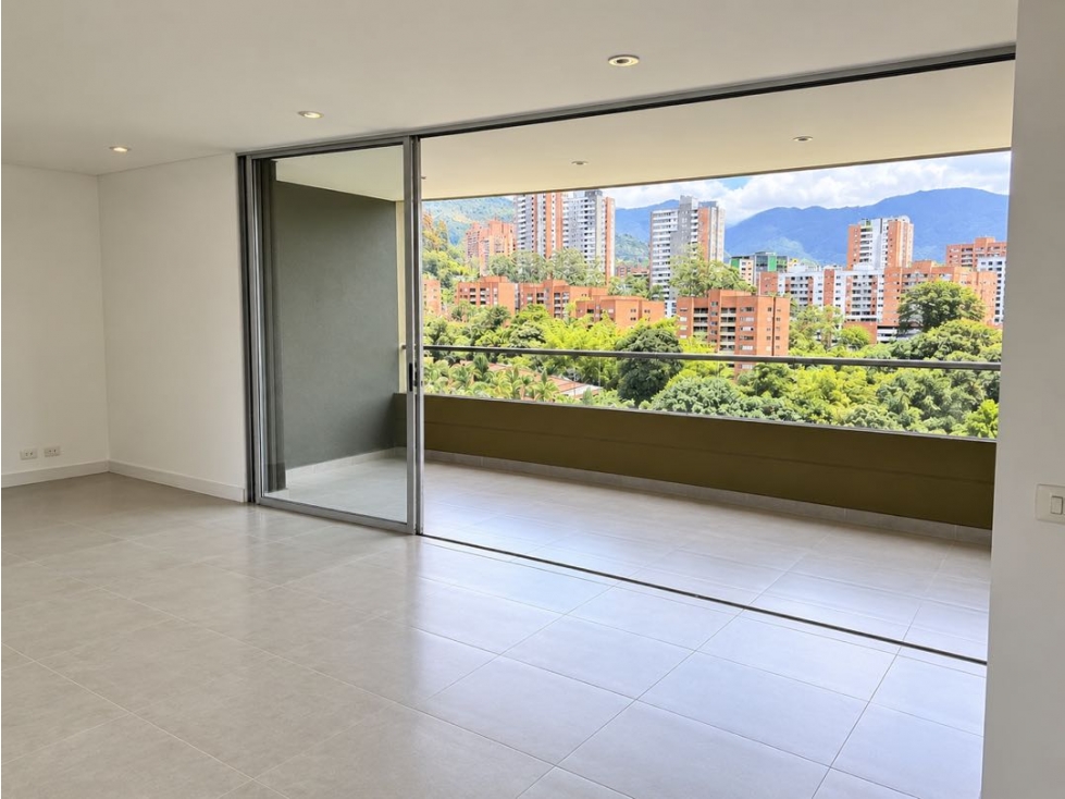 APTO DISPONIBLE EN ENVIGADO, BENEDICTINOS CON UNA VISTA ESPECTACULAR..