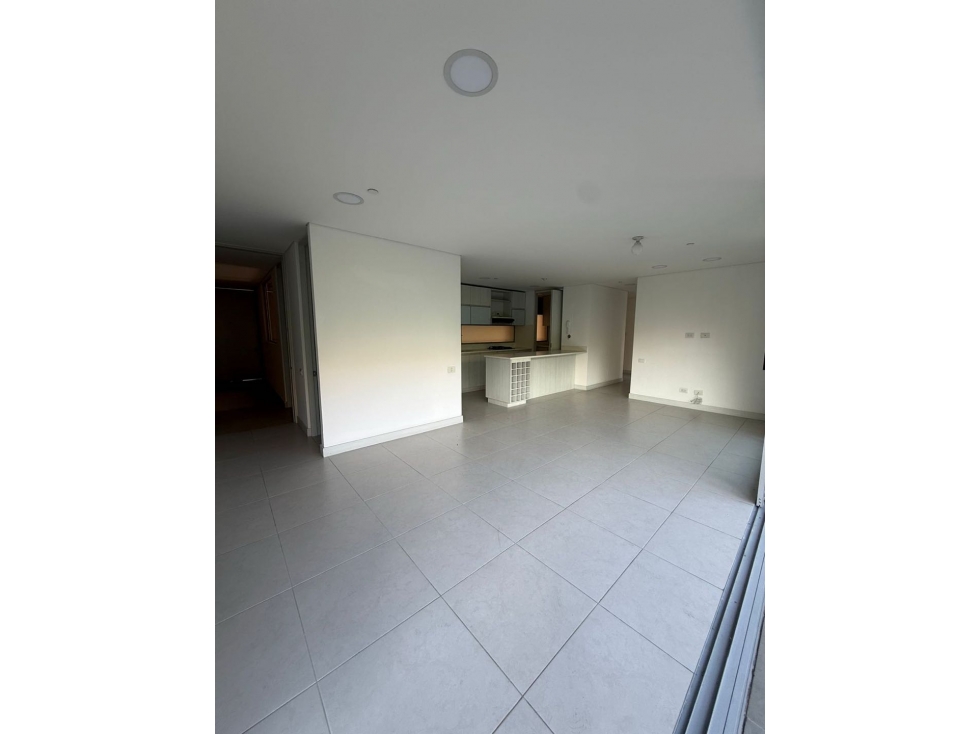 APTO DISPONIBLE PARA LA VENTA EN ENVIGADO. CERCA AL MALL TERRACINA. — foto 3
