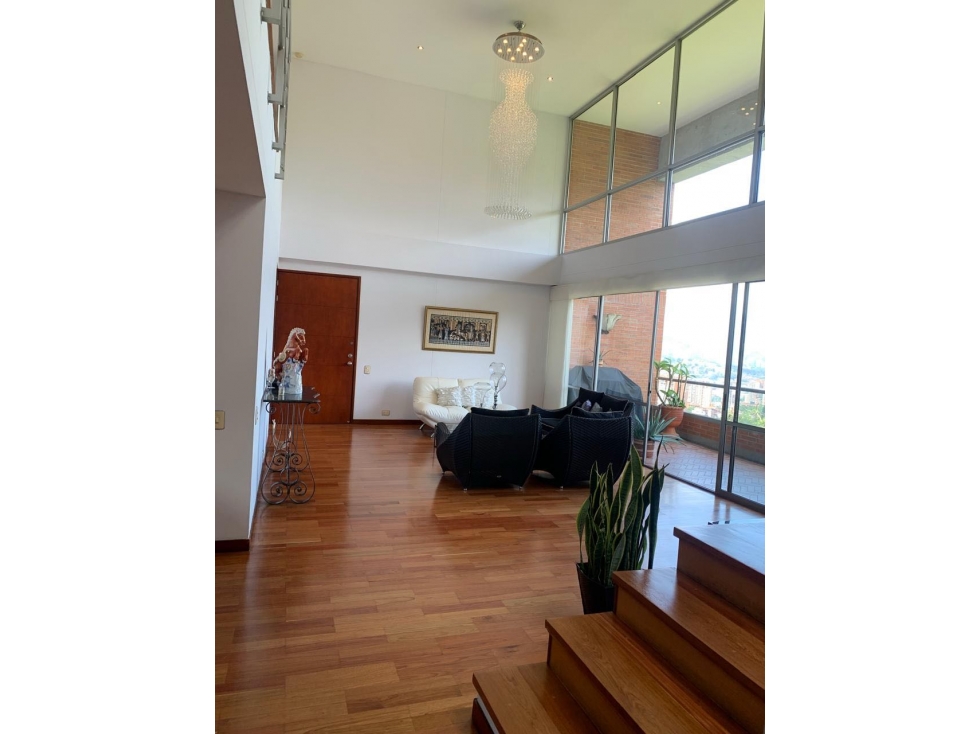 Apto Duplex con 236m2 +26m2 de Terrazas, Envigado Loma de Benedictinos — foto 4