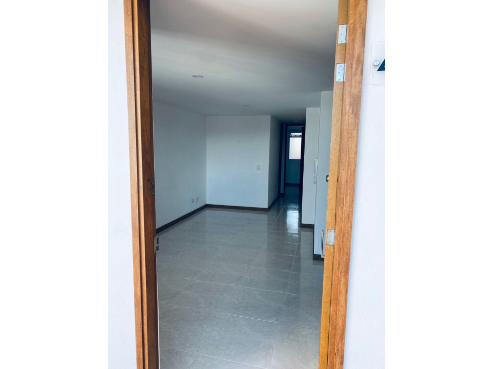 Apto en edificio con ascensor y parqueadero — foto 2