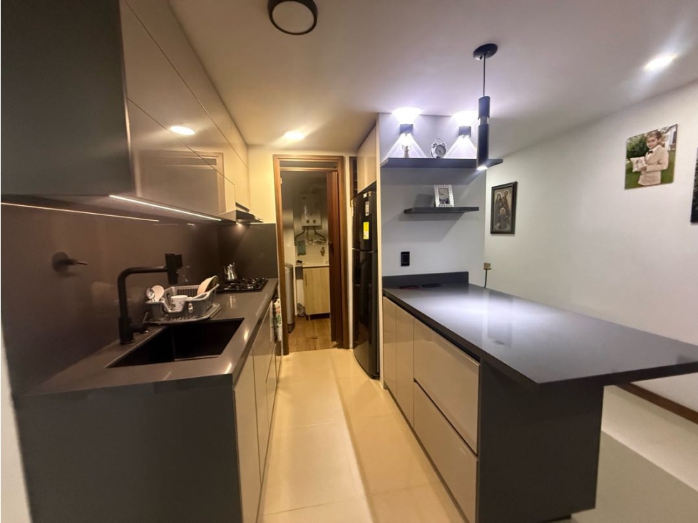 Apto en edificio con ascensor y parqueadero privado — foto 2