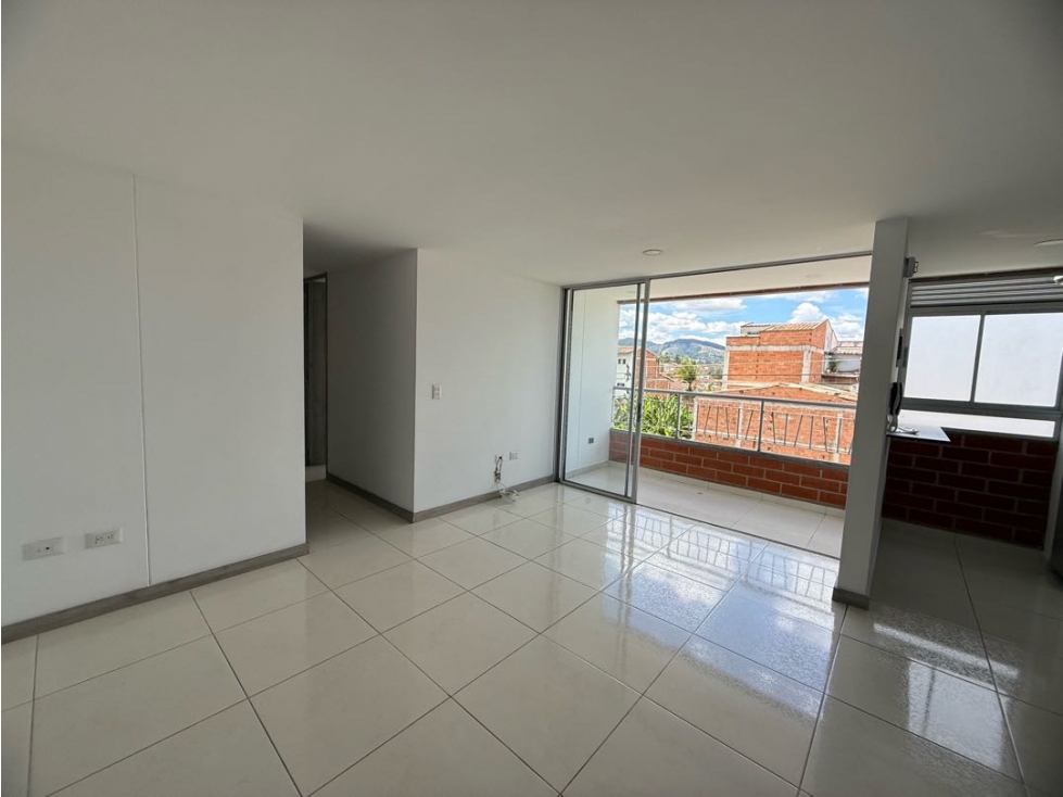 Apto en edificio con ascensor, parqueadero y util — foto 3