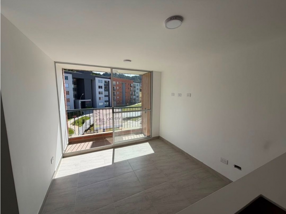 Apto en edificio con ascensor — foto 3