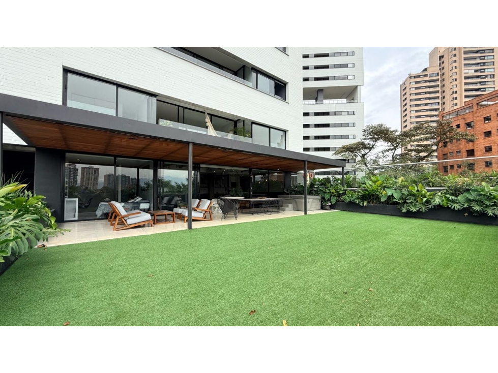 Apto en el Poblado Sector San Lucas 140m2+160 terraza con Jaccuzy