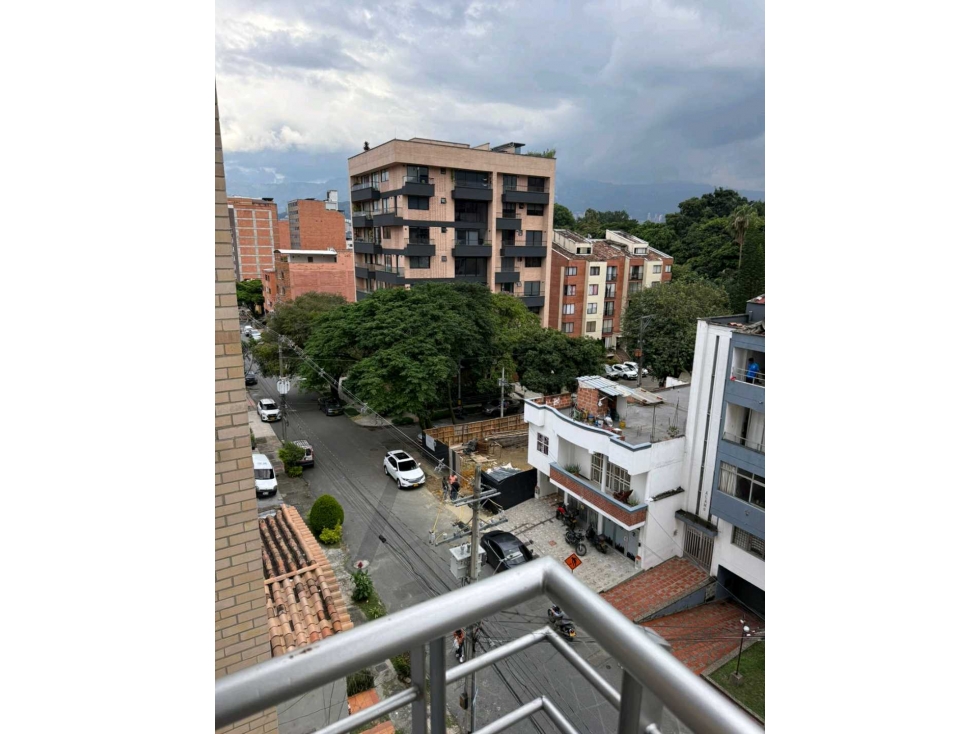 APTO EN EXCELENTE ZONA DE LAURELES.