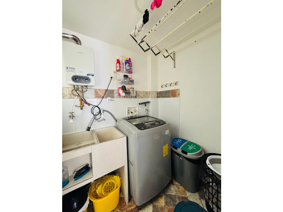 Apto en urbanización cerrada con parqueadero privado — foto 4