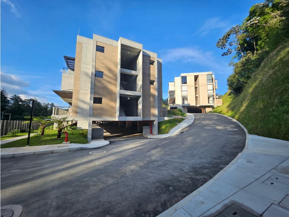 Apto en Urbanización cerrada El Retiro