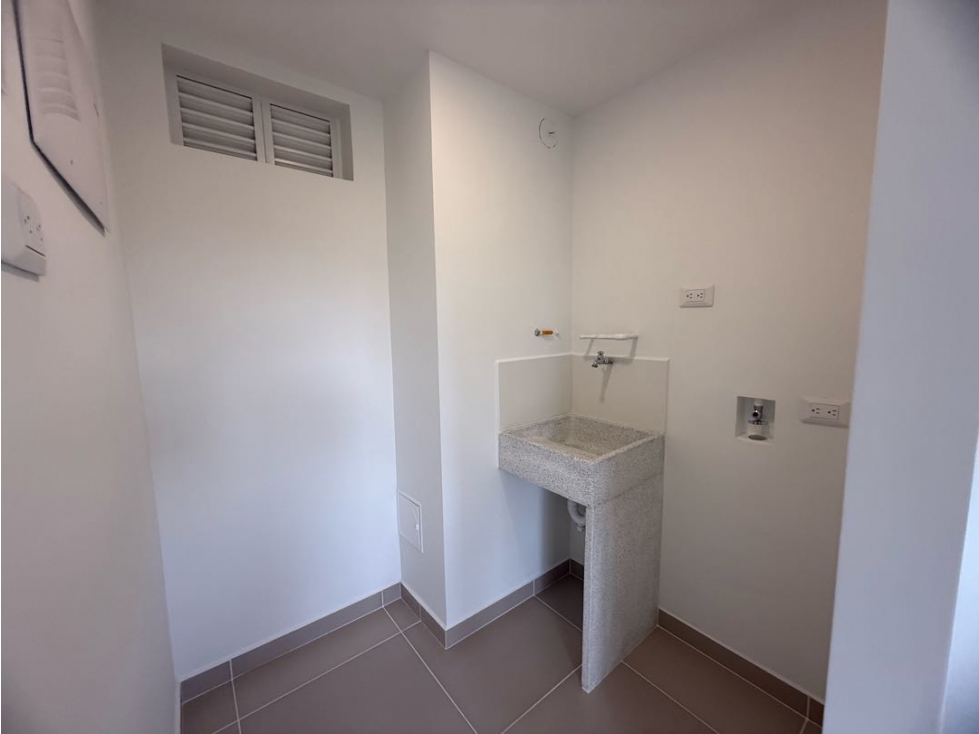 Apto en Urbanización cerrada para estrenar — foto 4