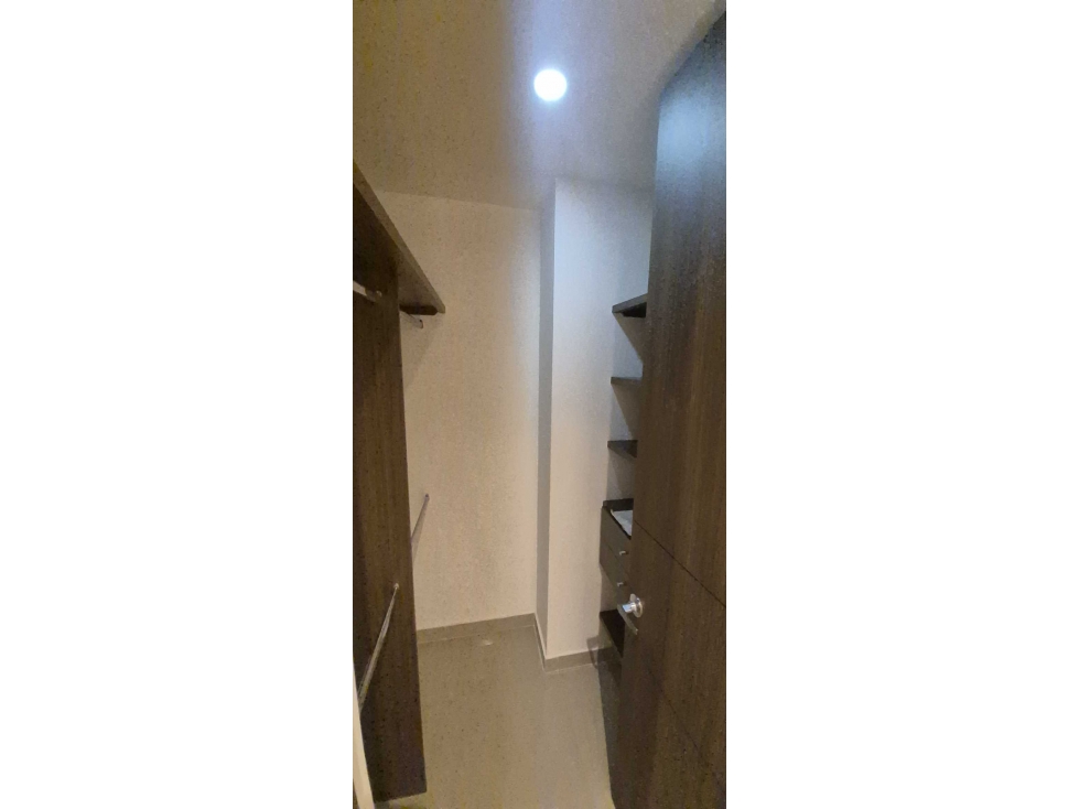 APTO EN VENTA O ARRIENDO 90 MT PISO ALTO BALCON +2 PARQUEADEROS+ DEP - 5