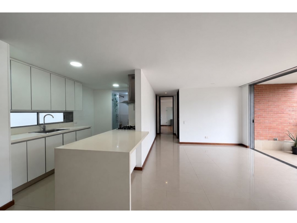 APTO SÚPER COMERCIAL EN LA CALERA /POBLADO VISTA A LA MONTAÑA — foto 4