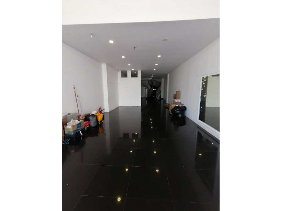 AQUILER DE LOCAL 163 M2 OBARRIO — foto 5