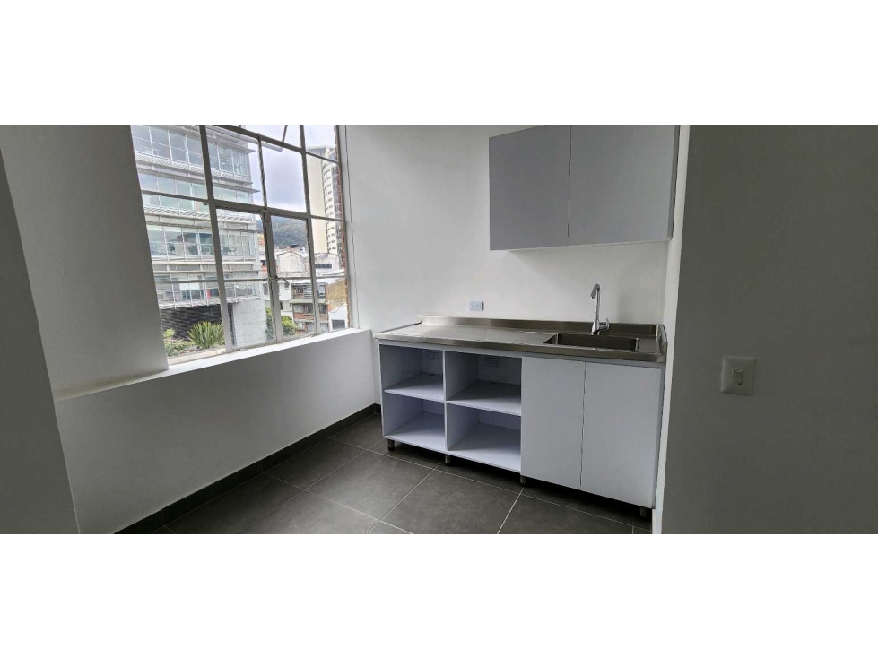 ARRIENDO OFICINA 450M2 Techos Altos + Red Incendio CHAPINERO — foto 6