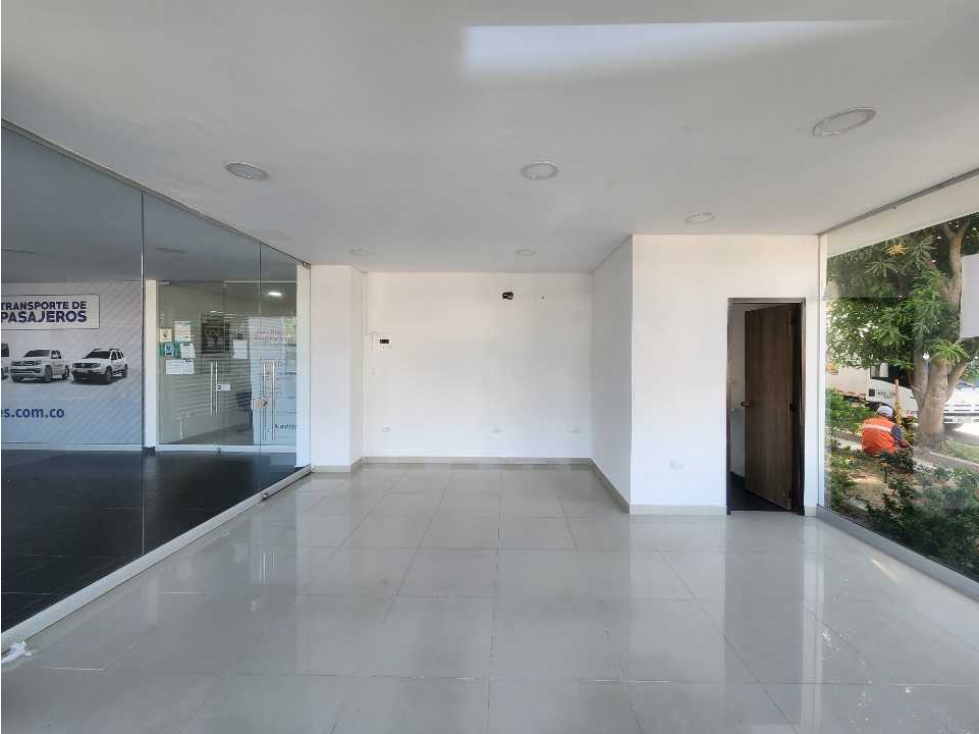 Ariiendo Local Comercial Excelente Ubicacion — foto 3