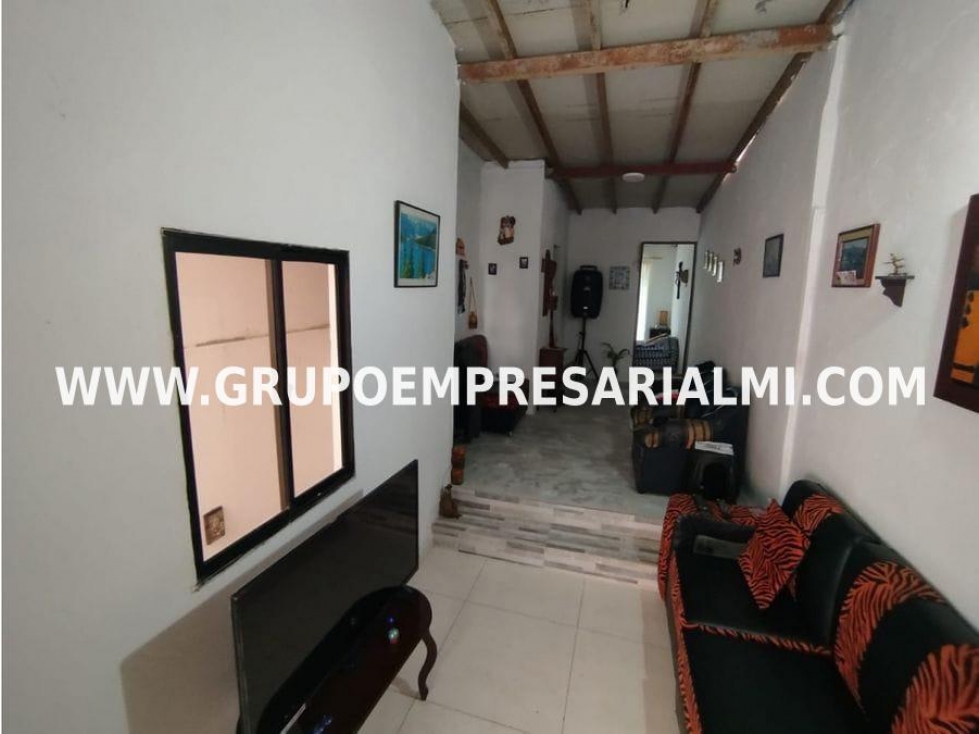 ARMONIOSA CASA BIFAMILIAR EN VENTA - SECTOR BUENOS AIRES COD: 33456 — foto 4