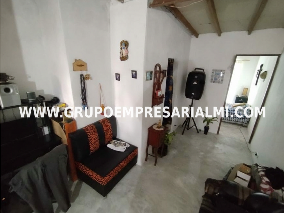 ARMONIOSA CASA BIFAMILIAR EN VENTA - SECTOR BUENOS AIRES COD: 33456
