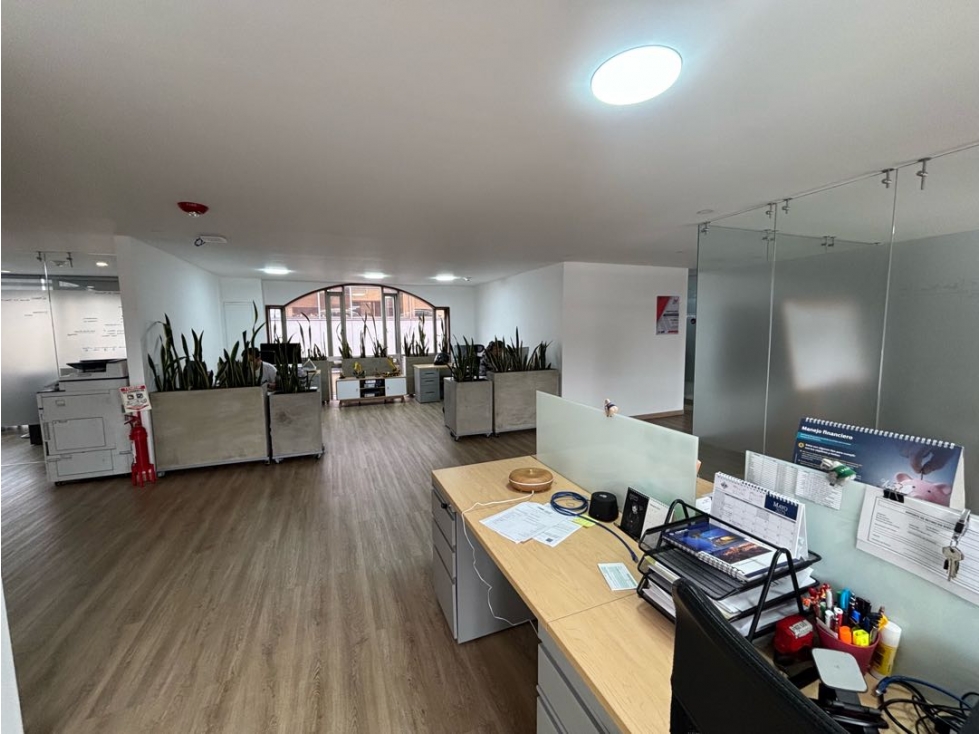 VENTA OFICINA (RENTANDO) 195m2 + 6 GARAJES EXTERIOR EL NOGAL — foto 3