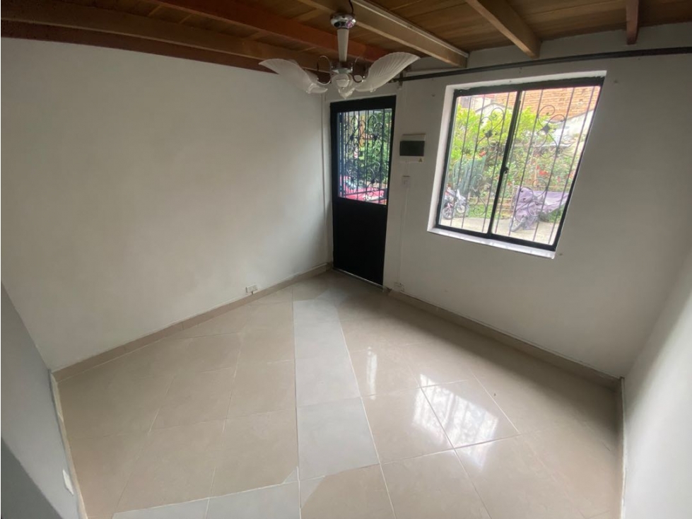 CASA EN VENTA EN LAS PALMAS, MEDELLIN. DOS NIVELES — foto 4