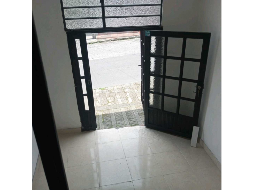 ARRIENDA LOCAL LEONORA MANIZALES