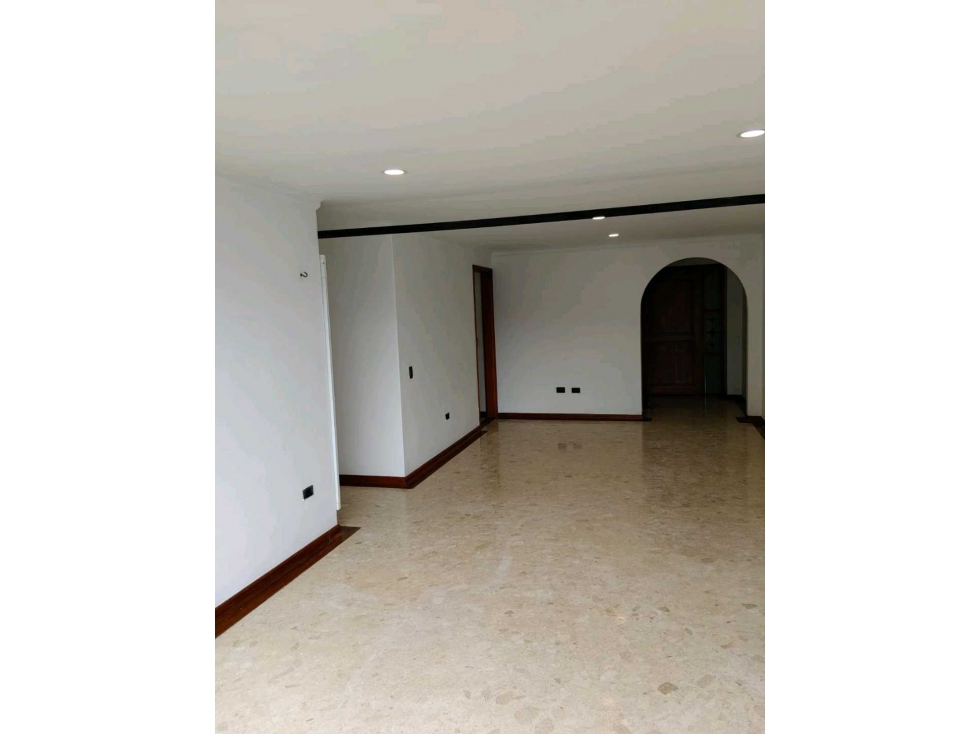 Arrienda Apartamento Castropol El Poblado Medellín — foto 2